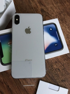 Apple iPhone X 64GB €390 iPhone 8 (PRODUCT)RED 64GB €340