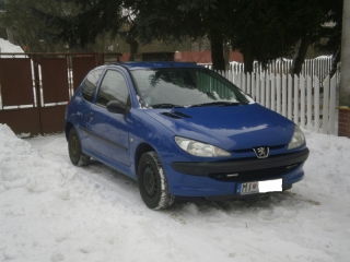 Predám Peugeot 206 1.1 XR r.v:2002