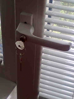 uzamykatelne klučky na plastove okna