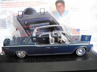 Lincoln Continetal Limusine SS-100-X v mierke 1:43. By Norev