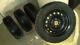 Zimné pneumatiky obuté na plechových diskoch