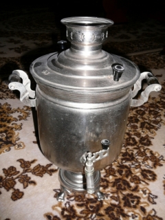 Predám veľký ruský samovar dovezeny z Moskvy v 1978 roku.