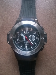 predam uplne nove panske naramkove hodinky znacky HUBLOT