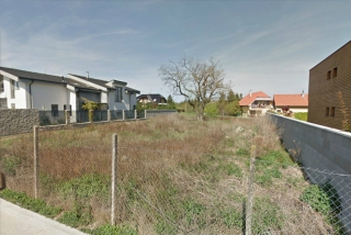 Stavebný pozemok – 760m2 v lukratívnej časti Vrakune