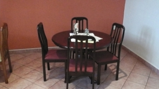 Jedálenský set okrúhly, stôl + stoličky