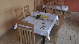 Jedálenský set, súprava stôl + stoličky