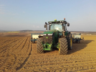 Sejba kukurice a slnečnice KINZE 12 riadkov gps na 2 cm+gps sekcie