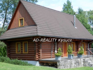 Novostavba chalupy v krásnom prostredí – masívny zrub v Oščadnici