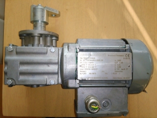 Prevodový elektromotor a pravouhlou prevodovkou SEW EURODRIVE WAF10-DT56M4