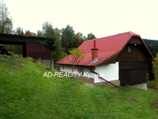 Rekreačná chalupa nad obcou Dlhá nad Kysucou