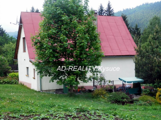Rodinný domček neďaleko lyžiarskeho strediska v Makove (EXKLUZÍVNE, len u nás)