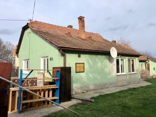 Orechová Potôň - Starší rodinný dom s veľkým pozemkom
